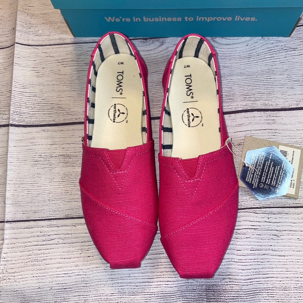 NWT Women's Canvas Toms